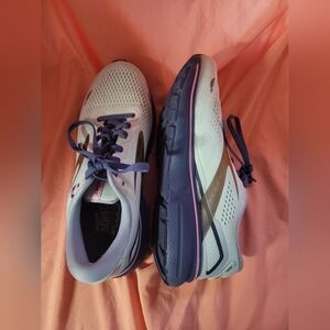 Brooks Ghost 15 Women's Size 7.5 Wide